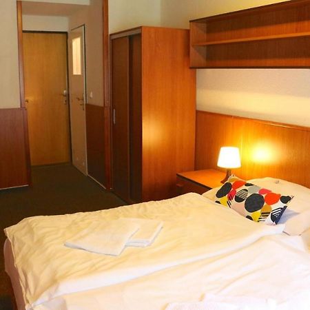 Hotel Maredis Rero Korenov Bagian luar foto