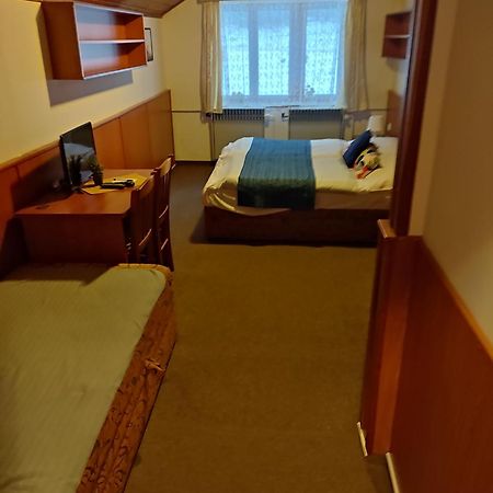 Hotel Maredis Rero Korenov Bagian luar foto