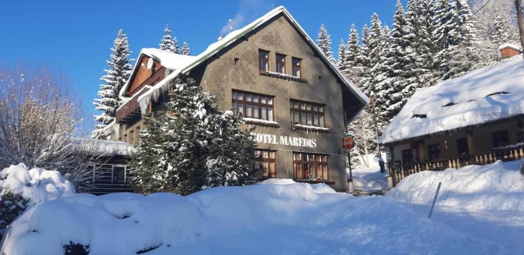 Hotel Maredis Rero Korenov Bagian luar foto